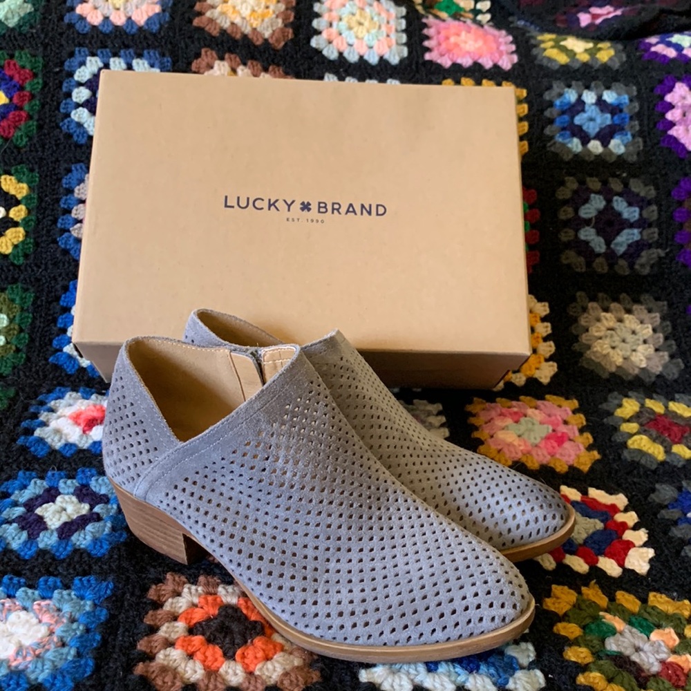 Lucky Brand Grey Side Zip Ankle Booties Sz 7